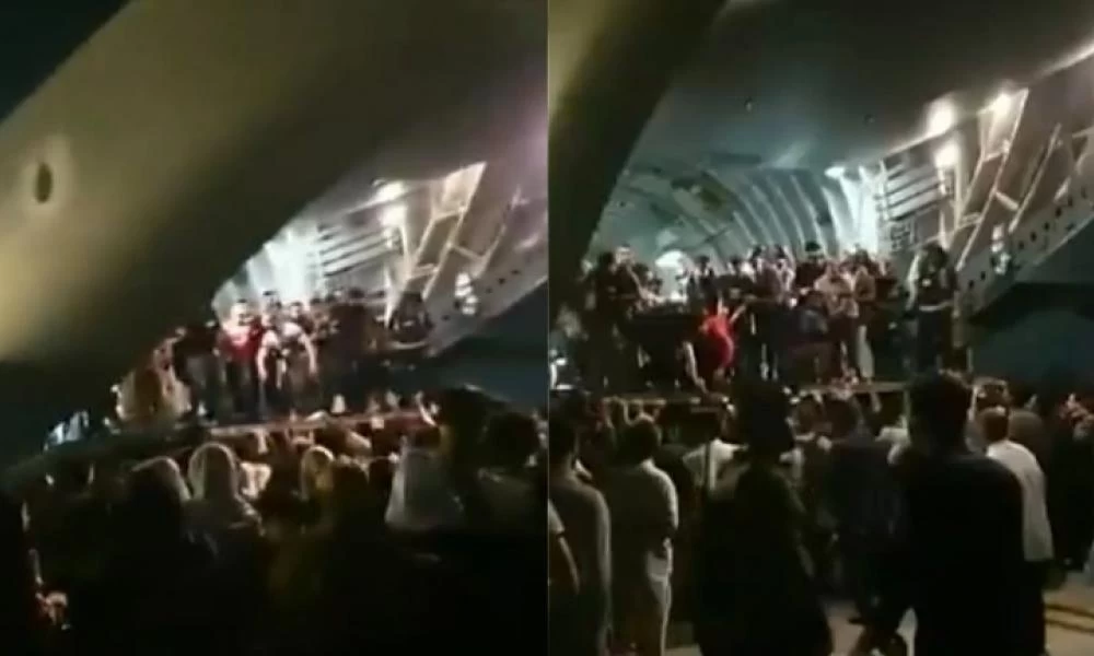 Σε πανικό και χάος αποχωρούν οι δυτικοί πολίτες από το αεροδρόμιο της Καμπούλ ενώ ακούγονται πυροβολισμοί (βίντεο)
